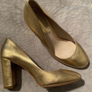 Gold shoes